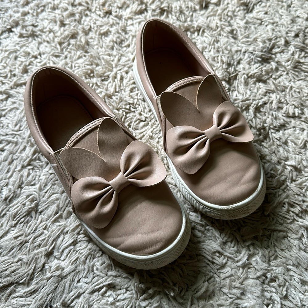 Girls shoes size 11